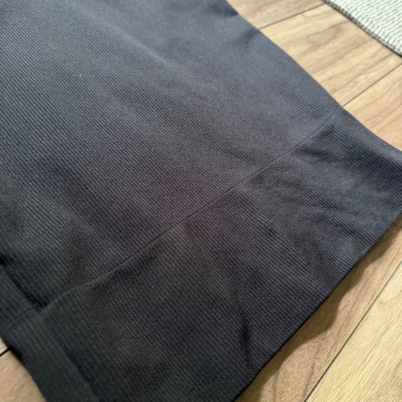 Athleta | Size Small | Aurora Seamless Ribbed Tank – Black - Picture 4 of 8